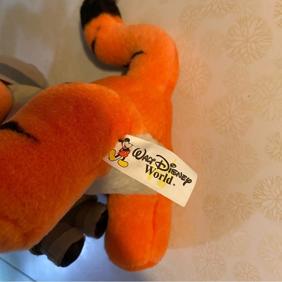 Vintage Walt Disney World Winnie The Pooh Safari Tigger plush Mouseketoys - Picture 7 of 8